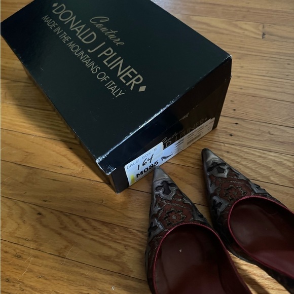 Donald Pliner Couture Black Red Suede Gray  Colored Pump Shoe  Size 8.5 Country - Picture 6 of 6